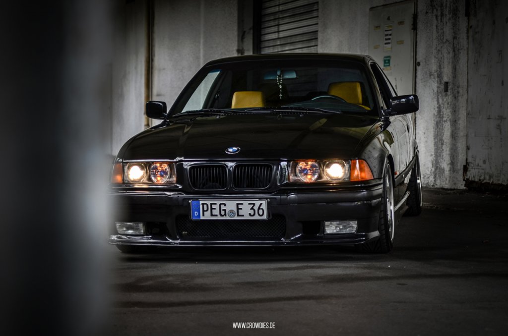 Max BMW E36 320i Coupe [C]ROWDIES